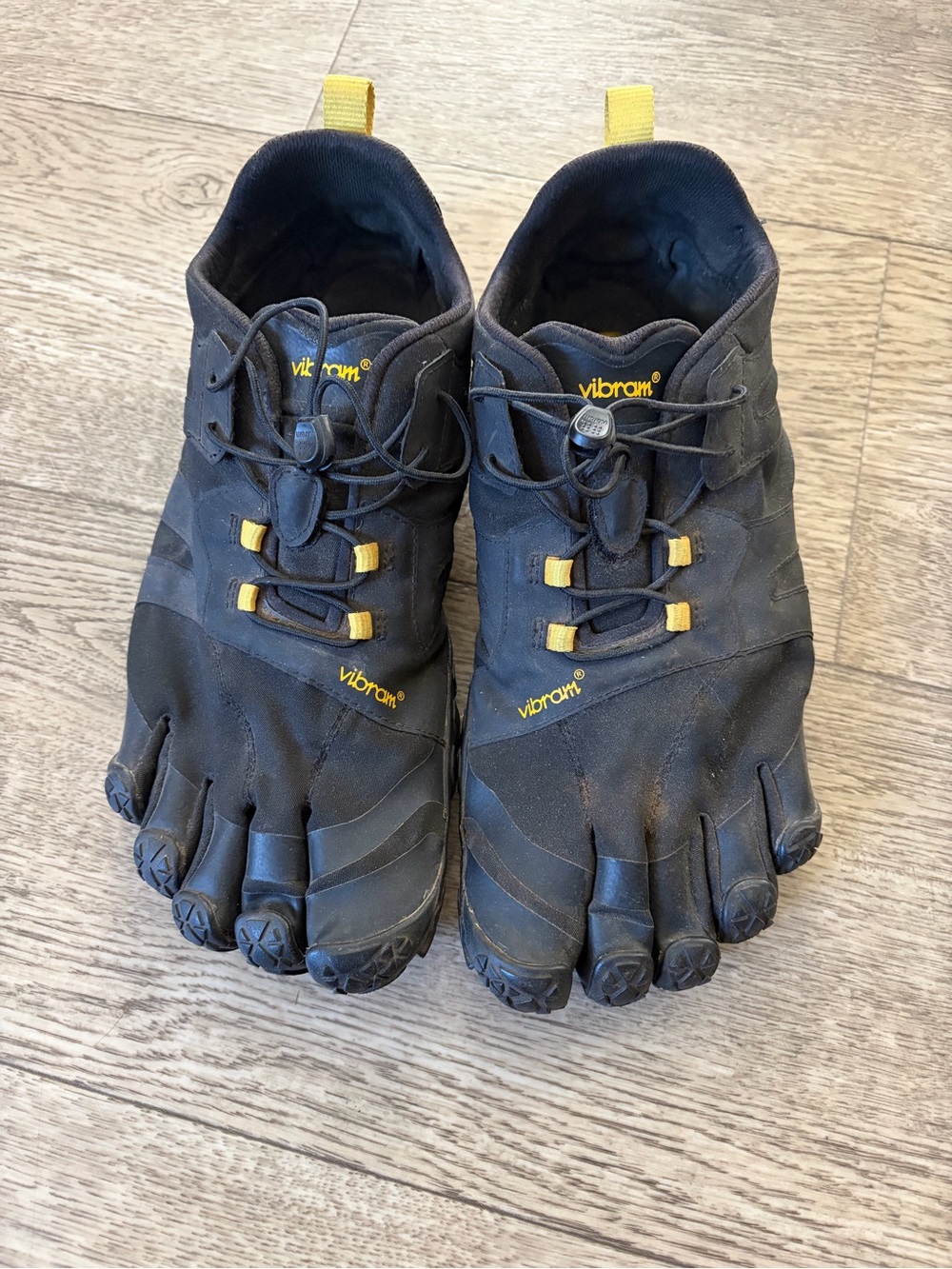Vibram FiveFingers Men's Black Yellow Minimalist Toe Shoes